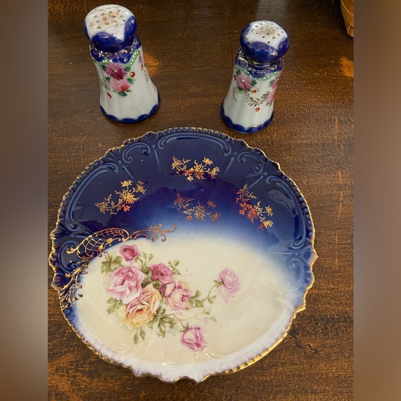 royal bavarian Other - Speciality dish and salt and pepper shakers